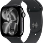 Apple Watch Series 11 Cellular 46mm Klavírně černý hliník s černým sportovním řemínkem – S/M